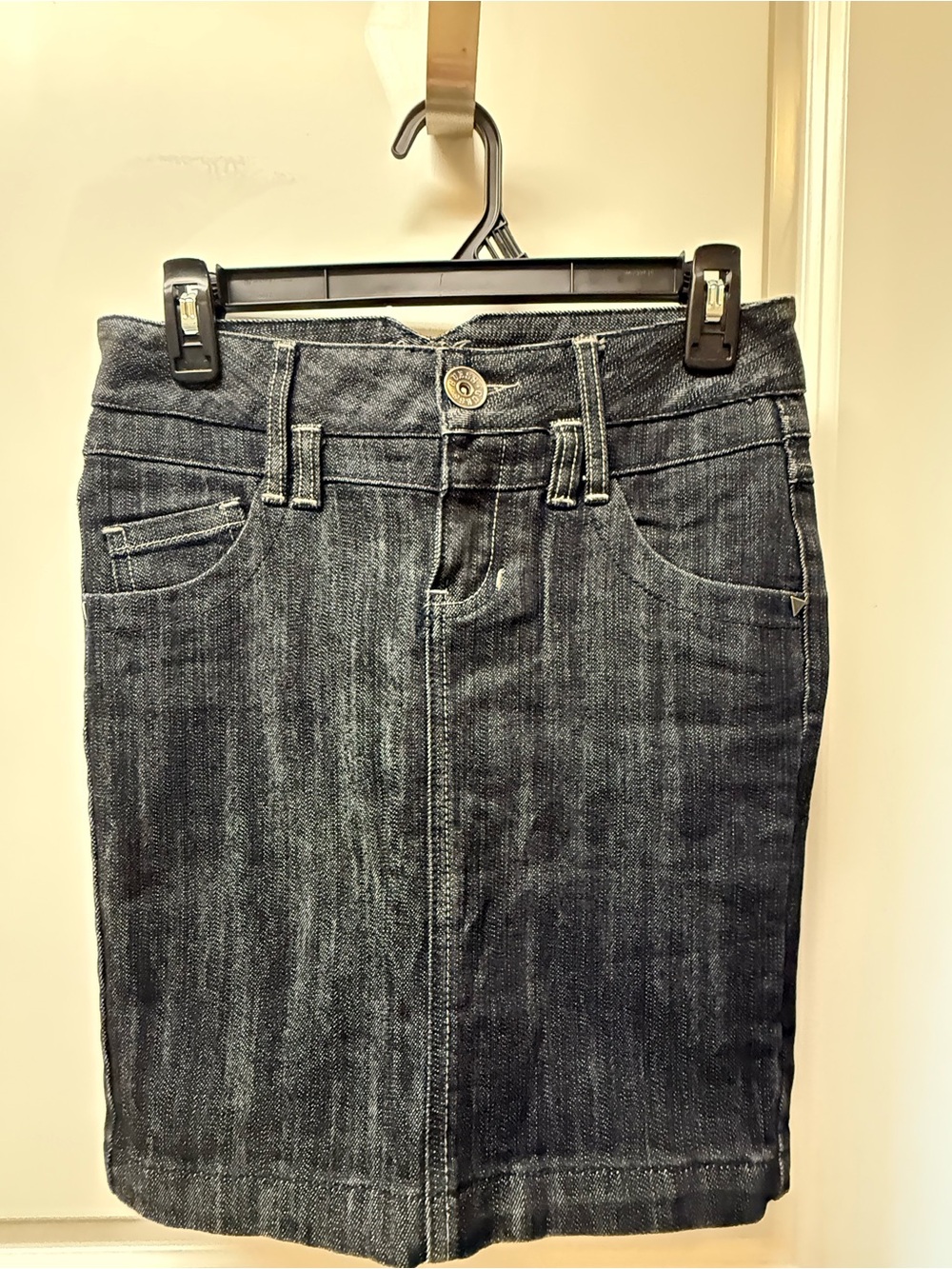 Guess Jeans Denim Pencil Skirt Size 24 Studded Dark Wash Y2K
